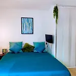 Studio Near Parking With Wifi Center